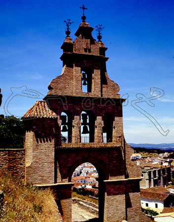 ESPADANA DE NETRADA AL RECINTO DEL CASTILLO-IGLESIA
ARACENA, EXTERIOR
HUELVA
