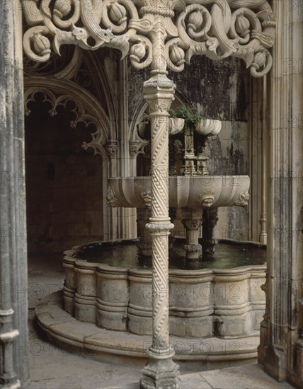 CLAUSTRO REYES-CAPILLA DE LA FUENTE-FUENTE
BATALHA, MONASTERIO DE SANTA MARIA