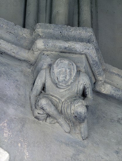 MENSULA FIGURADA - PRIMERAS MUESTRAS DE ESCULTURA MEDIEVAL SEVILLANA - S XIII
SEVILLA, TORRE DE