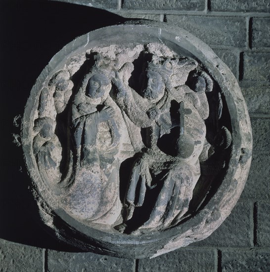 MEDALLON-CORONACION DE LA VIRGEN-NAVE C-CRUCERO
RIPOLL, MUSEO DIOCESANO
GERONA

This image is