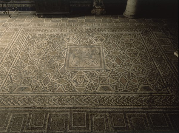 MOSAICO ROMANO DE LA CRATERA-PROC ITALICA
SEVILLA, CASA CONDESA LEBRIJA
SEVILLA
