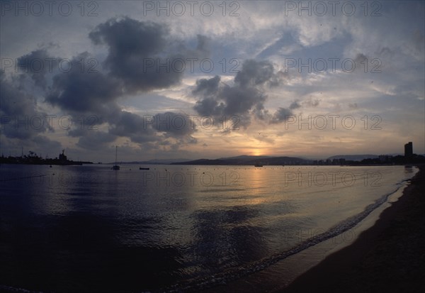VISTA DE LA BAHIA CON PUESTA DEL SOL
PALAMOS, EXTERIOR
GERONA

This image is not downloadable.