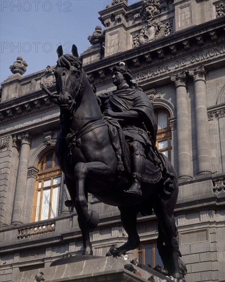 TOLSA MANUEL 1757/1816
ESCULTURA DE CARLOS IV BORBON REY DE ESPAÑA E INDIAS
MEXICO DF,