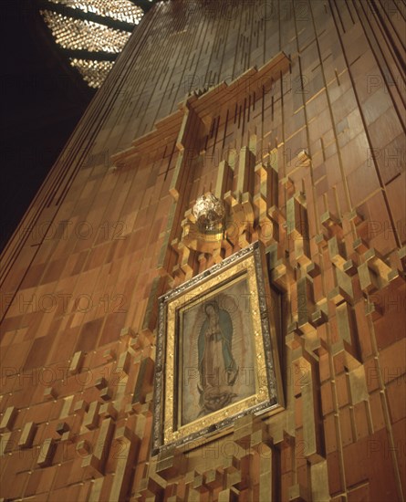 DIEGO JUAN
BASILICA NUEVA-CUADRO DE LA VIRGEN DE GUADALUPE
MEXICO DF, GUADALUPE
MEXICO

This