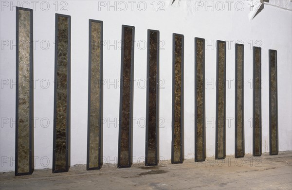 MORA PEDRO 1961-
SIN TITULO (1990) MICACOSCOBITA 14 PIEZAS 174*16cm
SEVILLA, COLECCION
