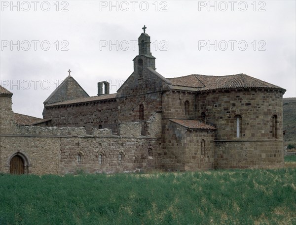 EXTERIOR-VISTA DE LA IGLESIA-UNA NAVE Y ABSIDE SEMICIRCULAR
BUGEDO, MONASTERIO SANTA