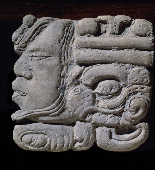 GLIFO DE BLOCKS-PROCEDE DE PALENQUE-19,7x20,8x15,3 - CARTUCHO GLIFICO DE EST
MADRID, MUSEO DE