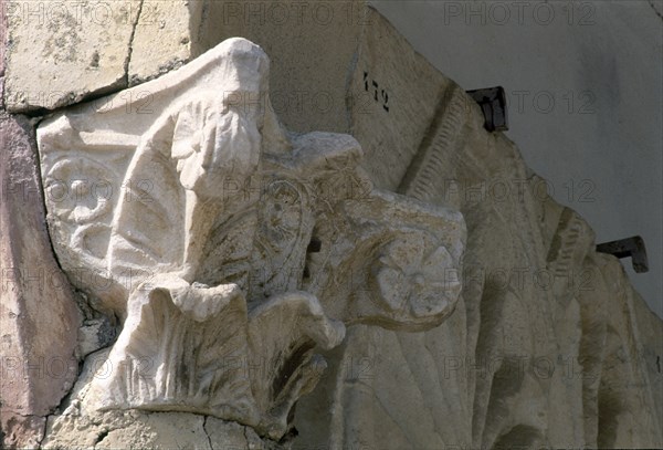 CAPITEL CORINTIO EMERITENSE CON MOTIVOS VEGETALES -
MERIDA, MUSEO DE ARTE ROMANO
BADAJOZ

This