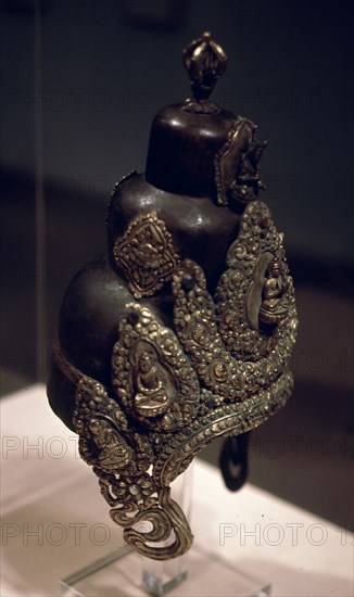 CASCO O GORRO DE METAL Y ORO-LANU DROWN-PROC DEL TIBET-S IAC
NUEVA DELHI, MUSEO NUEVA