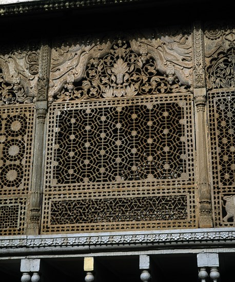 DET CORREDOR CON CELOSIA (PABELLON DE ANTIGUO PALACIO)
GWALIOR, USHA KIRAN PALACE
INDIA

This