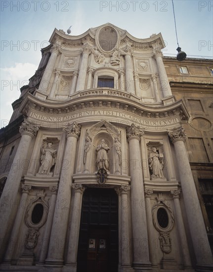 BORROMINI FRANCESCO 1599/1667
EXTERIOR-FACHADA-ACABADA EN 1685-TIPICO BARROCO ROMANO-
ROMA,