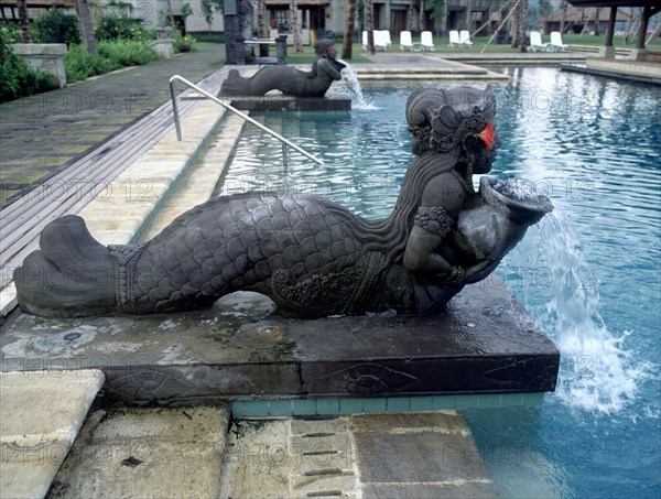 EXTERIOR-ESCULTURAS DE SIRENAS A LA ORILLA DE LA PISCINA
BALI, HOTEL