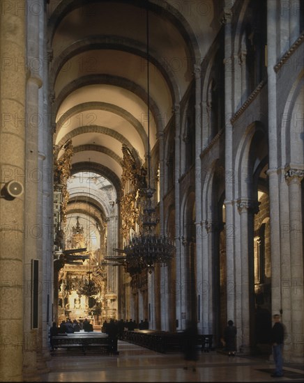 INTERIOR-NAVE CENTRAL HACIA EL ALTAR MAYOR
SANTIAGO DE COMPOSTELA, CATEDRAL
CORUÑA

This image