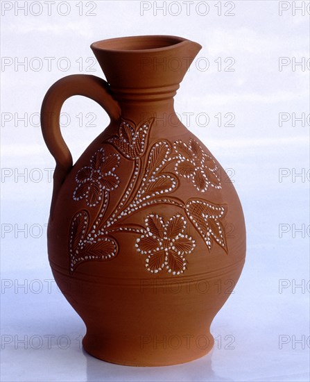JARRA SIN VIDRIAR CON DECORACION "ENCHINADA" DE FLORES - ARTE POPULAR
CECLAVIN, COLECCION