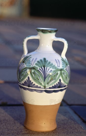 CANTARILLO ESMALTADO CON DECORACION VEGETAL-S XX ARTE POPULAR
LA RAMBLA, COLECCION