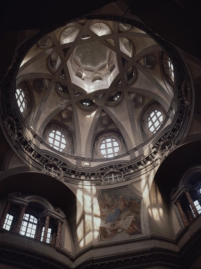 GUARINI GUARINO
Z-INTERIOR-CUPULA- 1667
TURIN, IGLESIA DE SAN LORENZO
ITALIA

This image is