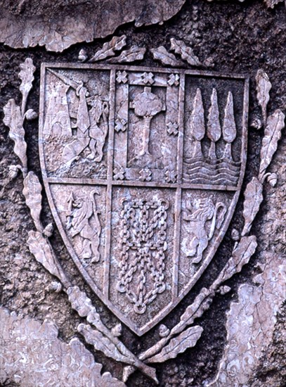 ECHEVARRIA ANTONIO
EXTERIOR-DETALLE DE ESCUDO EN PIEDRA
GUERNICA, CASA DE JUNTAS
VIZCAYA

This