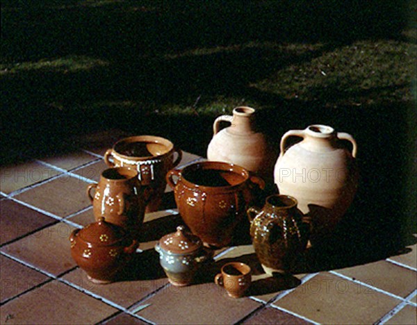CANTAROS DE FUENTE DE EBRO Y CERAMICA VIDRIADA DE NAVAL
FUENTES DE EBRO, COLECCION