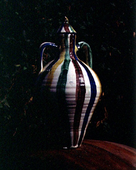 CANTARO  PARA AGUA VIDRIADO Y DECORADO EN COLORES CON DOS ASAS Y TAPA
NIJAR, COLECCION