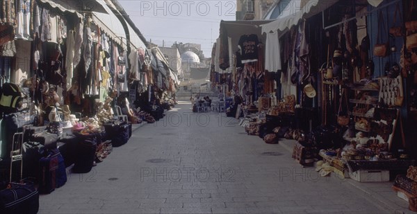 CALLE ESTRECHA CON COMERCIOS EN LA PARTE ANTIGUA-CAMINO DE LA CRUCIFIXION
JERUSALEN, VIA