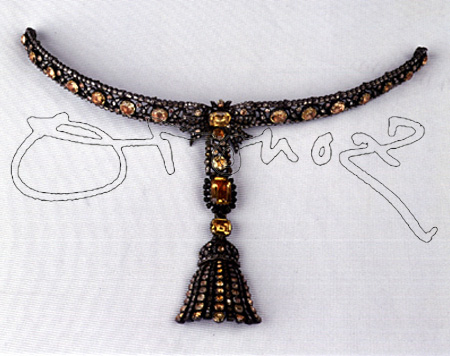JOYA-COLLAR DE BORLAS - S XIX MODERNISTA
MADRID, MUSEO DE ARTES DECORATIVAS
MADRID

This image