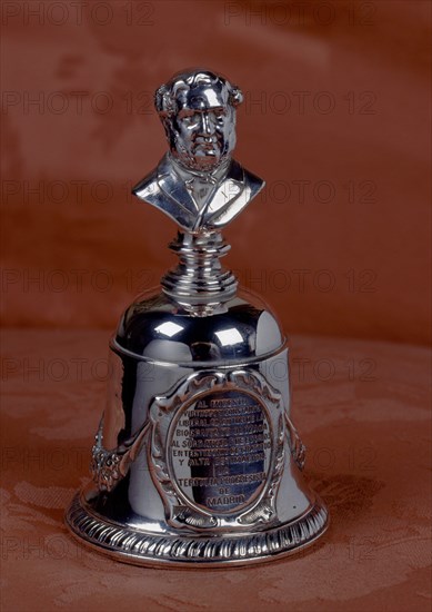 CAMPANA DE PLATA DEDICADA A D.ANGEL DE LOS RIOS DE LA TERTULIA PROGRESISTA DE MADRID
MADRID,