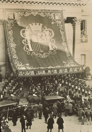 FOTOGRAFIA B/N-ALCALA ZAMORA Y SU GABINETE EN LA ENTRADA AL CONGRESO 1931-Nº INV 23297
MADRID,
