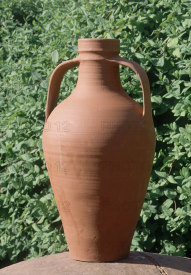 CANTARO DE BARRO ROJO CON DOS ASAS Y CUELLO ALTO
ARROYO DE LA LUZ, COLECCION