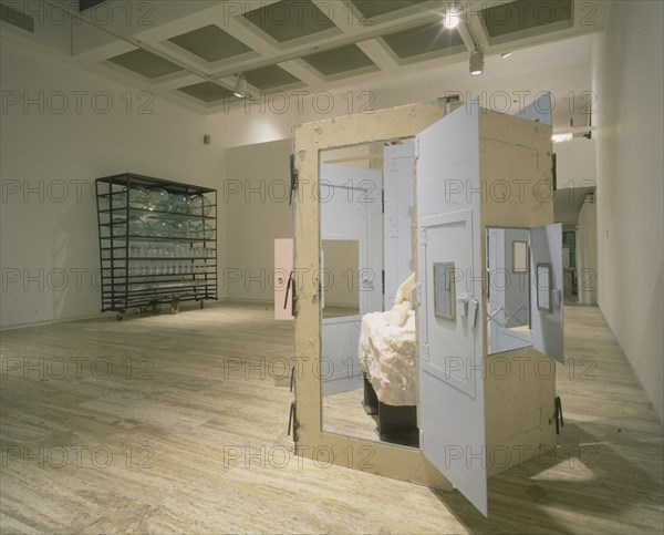 BOURGEOIS LOUISE 1911-
INTERIOR DE LA GALERIA - CELL (HANDS AND MIRROR) Y LE DEFI III
MADRID,