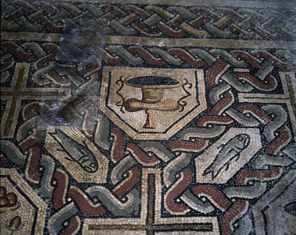 MOSAICO CON ICONOGRAFIA CRISTIANA EN LA  VILLA DE MATERNO CINEGIO- S IV
CARRANQUE, VILLA