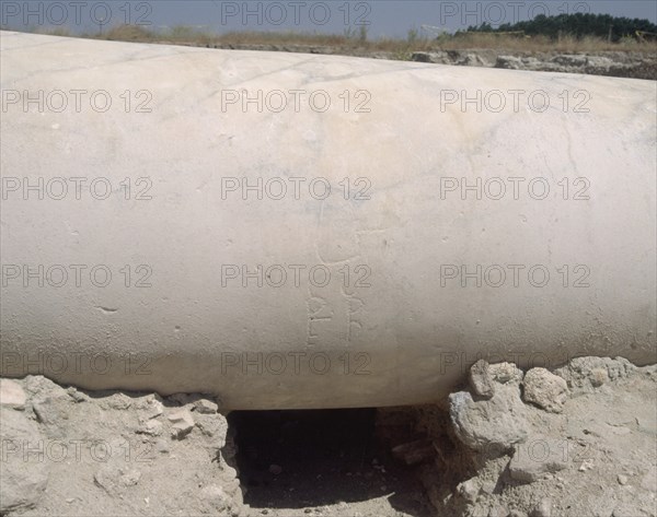 DETALLE DE UNA COLUMNA DE MARMOL - RESTOS ARQUEOLOGICOS DE LA BASILICA - S IV
CARRANQUE, VILLA