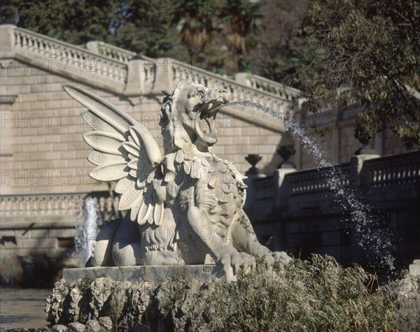 DETALLE DE LA ESCULTURA DE UN DRAGON EN LA CASCADA MONUMENTAL EN LA QUE TRABAJO GAUDI
BARCELONA,