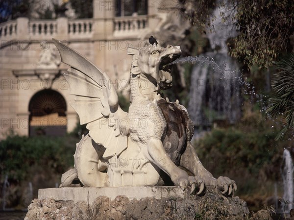 DETALLE DE LA ESCULTURA DE UN DRAGON EN LA CASCADA MONUMENTAL EN LA QUE TRABAJO GAUDI
BARCELONA,