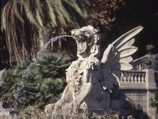DETALLE DE LA ESCULTURA DE UN DRAGON EN LA CASCADA MONUMENTAL EN LA QUE TRABAJO GAUDI
BARCELONA,