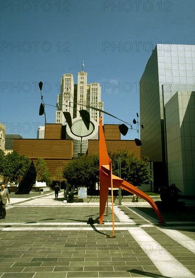 CALDER ALEXANDER 1898/1976
SOUTHERN CROSS - 1963  - ESCULTURA EXPUESTA FRENTE AL MUSEO DE ARTE