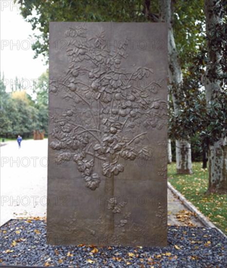 LOPEZ FRANCISCO
CUBO DE COBRE CON RAMO DE FLORES MEMBRILLO E HIGUERA - 1986
MADRID,