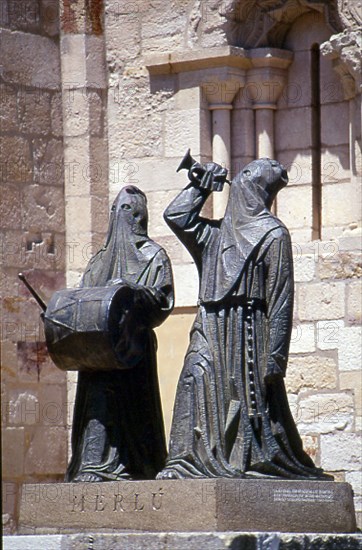 PEDRERO ANTONIO 1939/
MONUMENTO AL MERLU O A LA COFRADIA DE JESUS DE NAZARERO -1996 - BRONCE