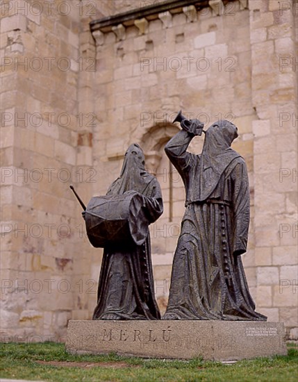 PEDRERO ANTONIO 1939/
MONUMENTO AL MERLU O A LA COFRADIA DE JESUS DE NAZARERO -1996 - BRONCE