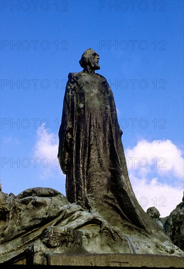 ESCULTURA DE JAN HUS PRECURSOR DE LA REFORMA PROTESTANTE - ESCULTURA ART NOUVEAU - 1915
PRAGA,