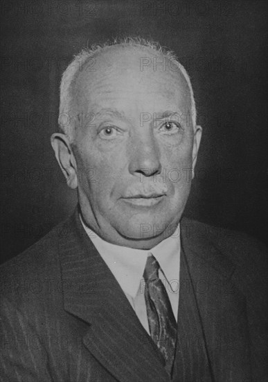 RICHARD STRAUSS (1864-1949) - COMPOSITOR Y DIRECTOR DE ORQUESTA ALEMAN
MADRID, INSTITUTO