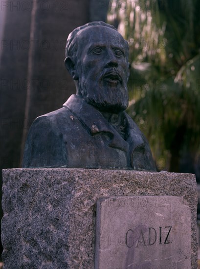 BUSTO DE JOSE MACPHERSON EN LA PLAZA DE LA MINA
CADIZ, EXTERIOR
CADIZ
