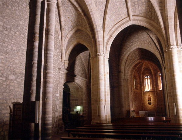 INTERIOR DE LA IGLESIA GOTICA CONSTRUIDA SOBRE UN TEMPLO ROMANICO - S XIII
LIEBANA, MONASTERIO DE
