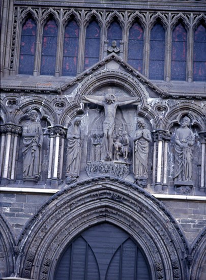 RASMUSSEN WILHELM
GRUPO DE LA CRUCIFIXION EN LA FACHADA OESTE - CATEDRAL GOTICA RESTAURADA EN EL S