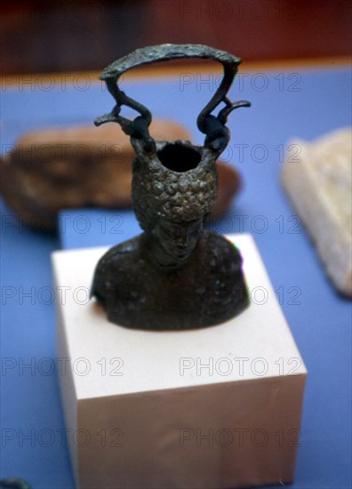 BALSAMARIO DE BRONCE REPRESENTANDO AL DIOS MERCURIO - S II/III DC
DENIA, MUSEO