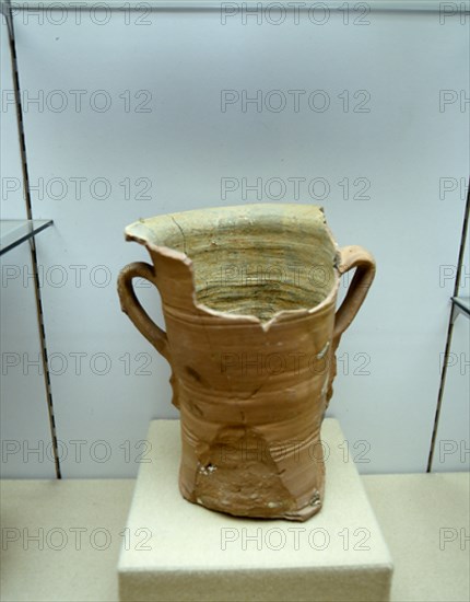 JARRA MEDIEVAL DE CERAMICA ENCONTRADA EN EL CASTILLO DE GORMAZ
SORIA, MUSEO