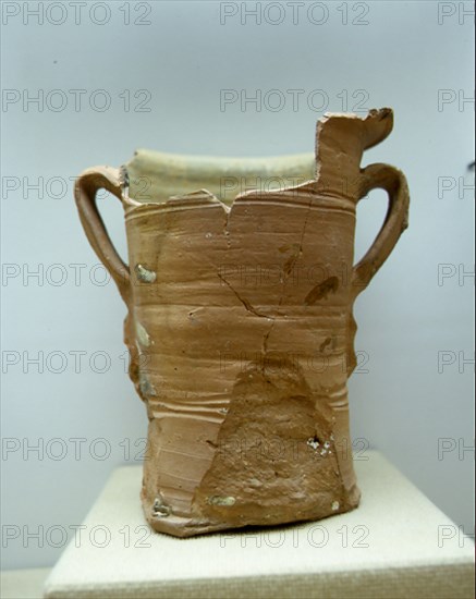 JARRA DE CERAMICA MEDIEVAL ENCONTRADA EN EL CASTILLO DE GORMAZ
SORIA, MUSEO