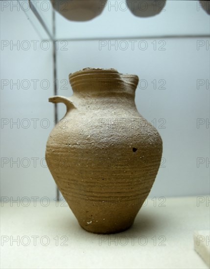 JARRA DE CERAMICA MEDIEVAL ENCONTRADA EN EL CASTILLO DE GORMAZ
SORIA, MUSEO