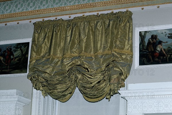 DETALLE DE CORTINA VENECIANA-DRAPEADO
LONDRES, OSTELEY PARK/ COUNTRY
INGLATERRA

This image is