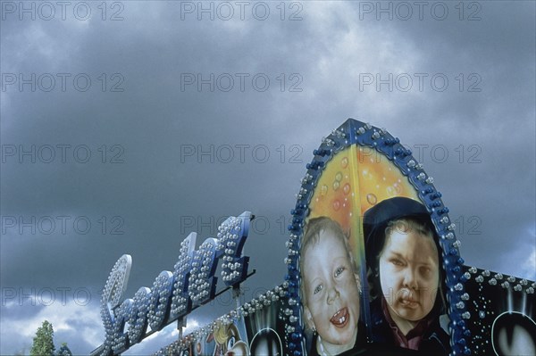 USLE JUAN 1954-
CAIN Y ABEL 2 (AMBERES) - 2002 - CIBACHROME EJ 1/4 - 187,5x125
MADRID, GALERIA