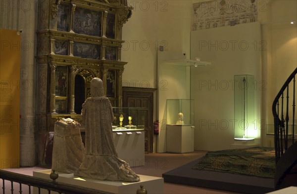 D- EXPOSICION SOBRE EL V CENTENARIO DE LA MUERTE DE ISABEL LA CATOLICA - 2004
MEDINA DEL CAMPO,